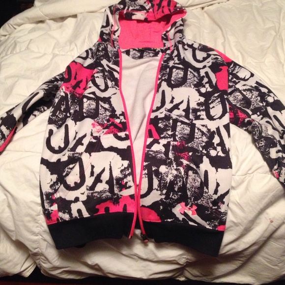 Jacket w hood, under armour!