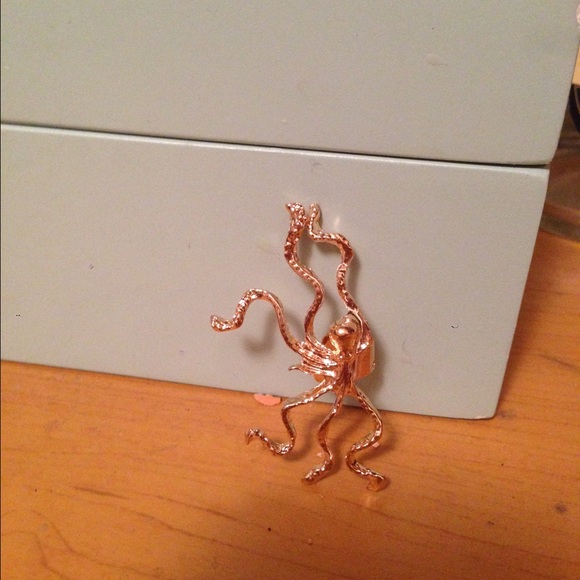 Octopus Ear Cuff - Picture 2 of 3