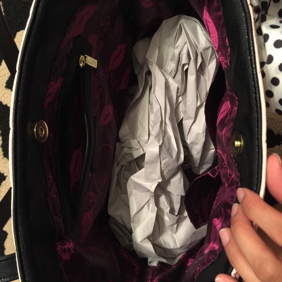 Betsey Johnson Tote (blush pink) - Picture 3 of 4