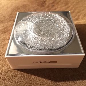 MAC limited edition Festive Frost Face Kit