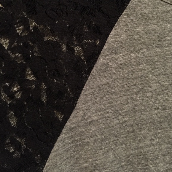 ❤️❤️Forever 21 lace long sleeve ragland tee❤️❤️ - Picture 2 of 4