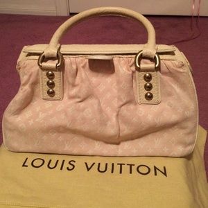 Louis Vuitton rose monogram