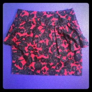 Floral peplum rose patterned mini skirt, back zip