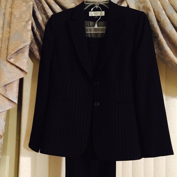 Pants suit