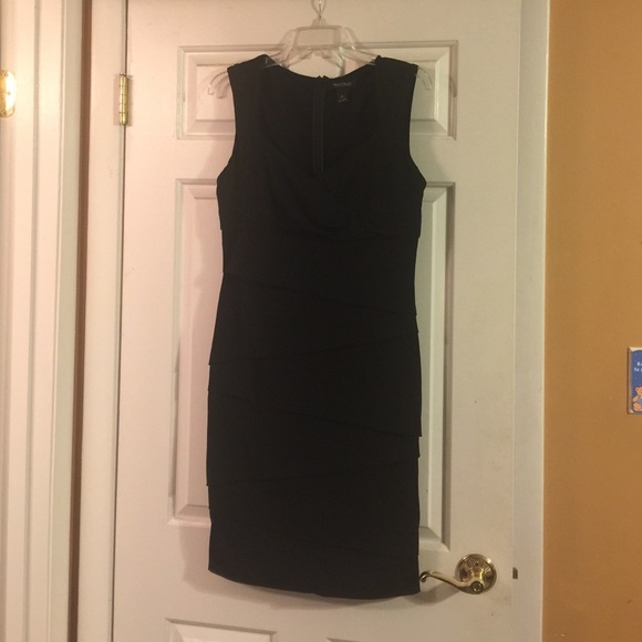 White House Black Market Dresses & Skirts - Slimming White House Black Market Dress! Size 12