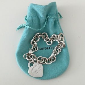 Tiffany & Co. HEART CHARM Bracelet.