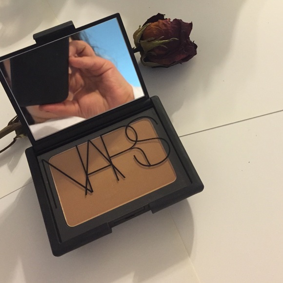 Nars foundation powder in Syracuse