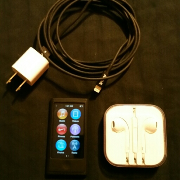 SOLD! On Ⓜ... iPod Nano 16gb Black