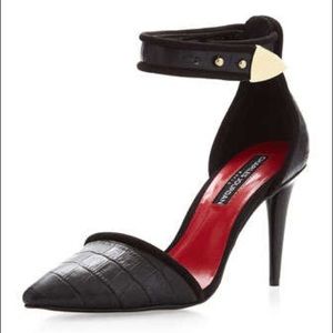 Charles Jourdan Black Pumps