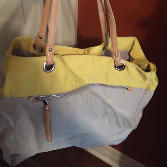 Banana Republic Handbags - Banana Republic Tote
