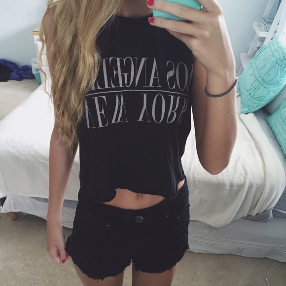 NWOT Muscle Crop Top - Picture 3 of 3