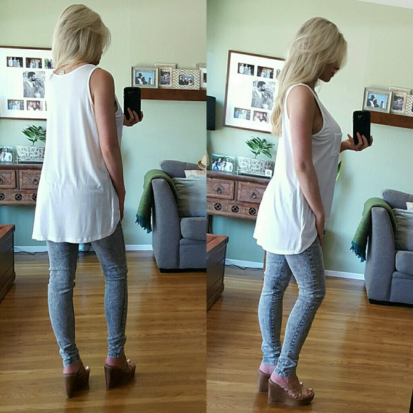 RESERVED πHPπWhite Pocket Tank - Picture 2 of 3