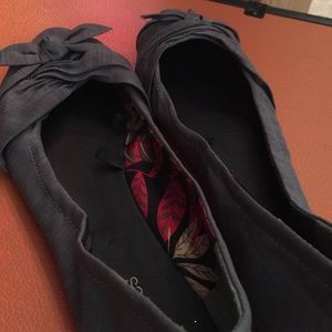 Cute gray flats!!!