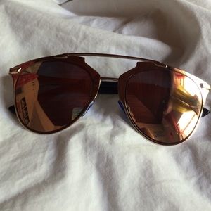 Mirrored sunglasses w/case
