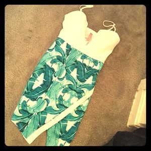 BRAND NWT Floral Bodycon dress!