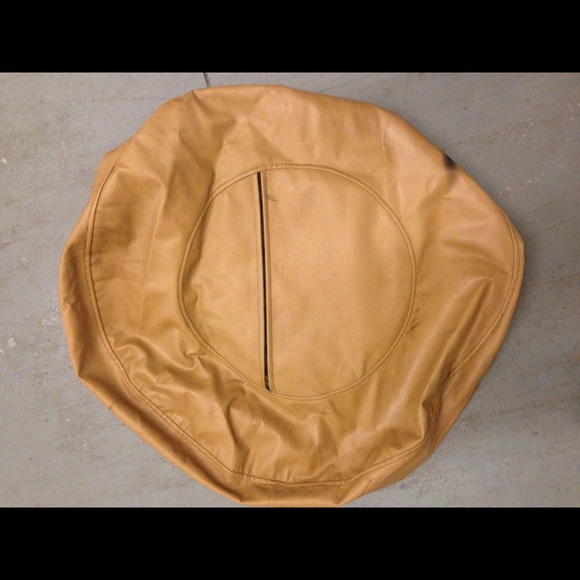 Tan Leather Tire Cover & mount for 1998 Jeep