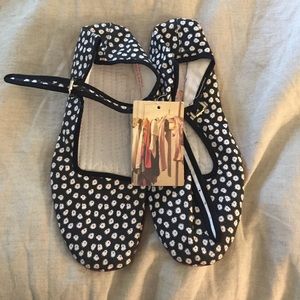 Urban outfitters daisy flats