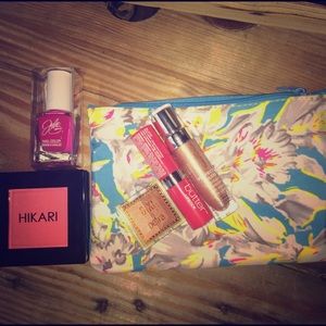 IPSY glam bag. Never used.