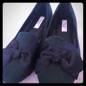 Simply Vera wang  flats-green suede, black bow sz8