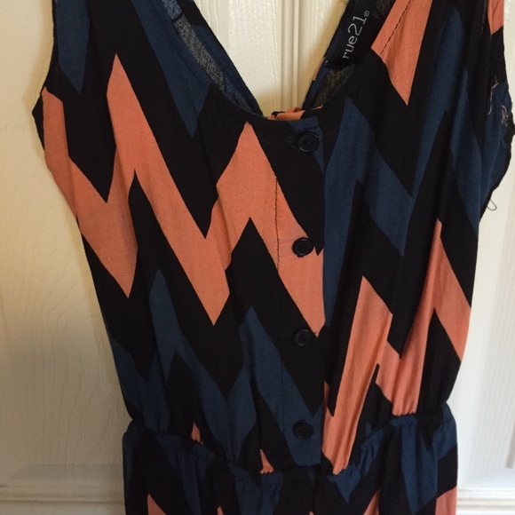 Rue 21 chevron romper - Picture 1 of 3