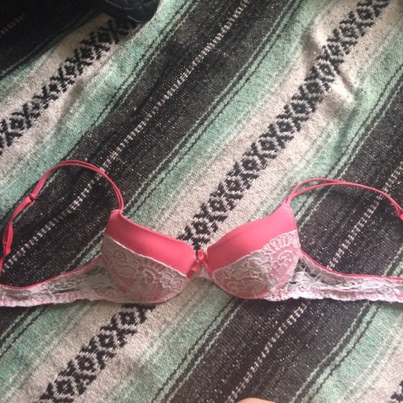 *SOLD*cute pink lacy bra!
