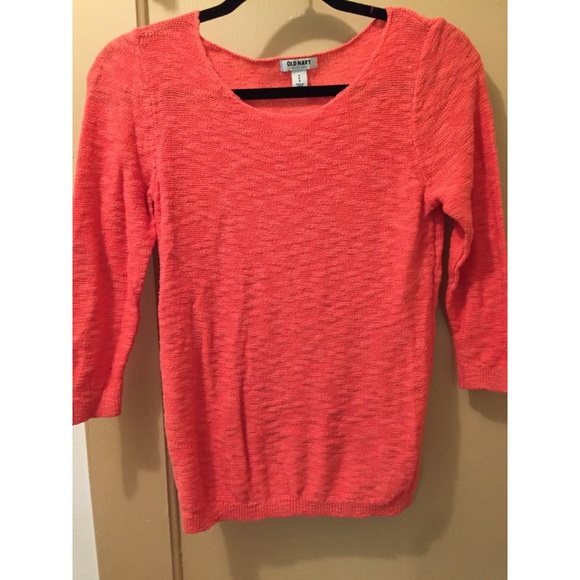 Adorable, salmon colored sweater!! 💕