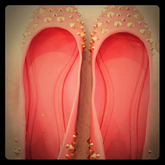 Coral flats with rebel gold spikes!