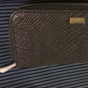 Thirty one all about the Benjamin's wallet