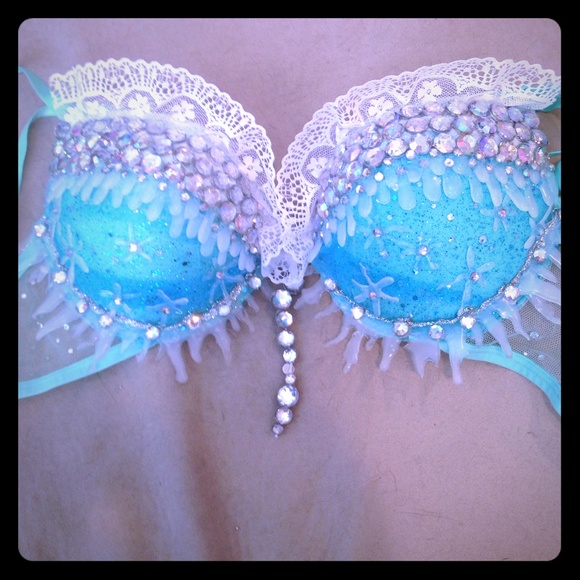 Frozen rave bra!
