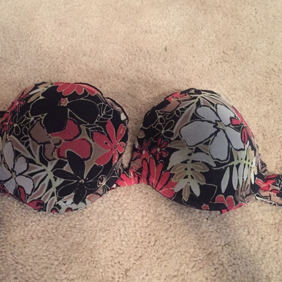 Daisy Fuentes padded bra