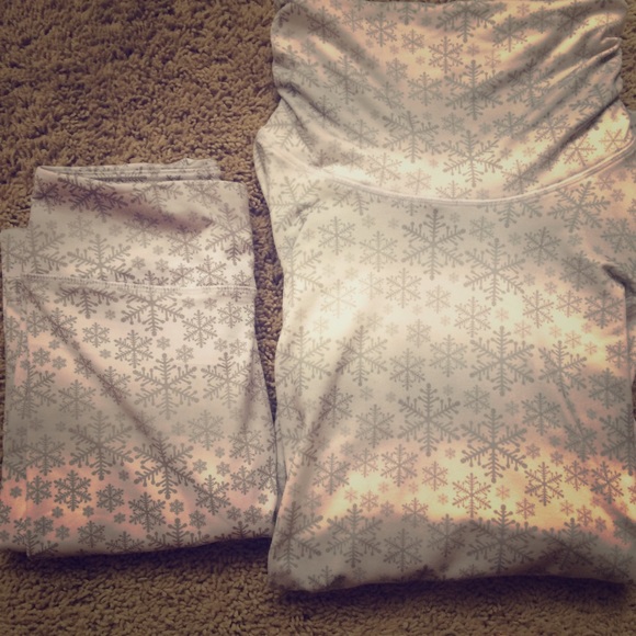 Snowflake leggings & matching long sleeve