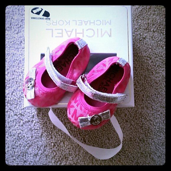 Michael Kors Baby Grace Dana