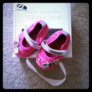 Michael Kors Baby Grace Dana