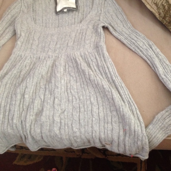 Cute top! - Picture 3 of 3