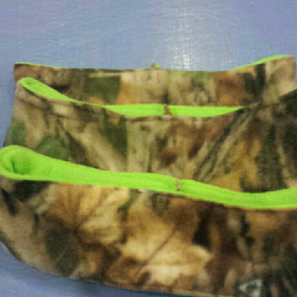Realtree camo earwarmers    2 for 10.00