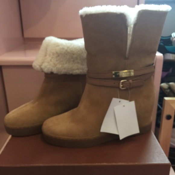 Brand new Coach suede/shearling boots in Camel