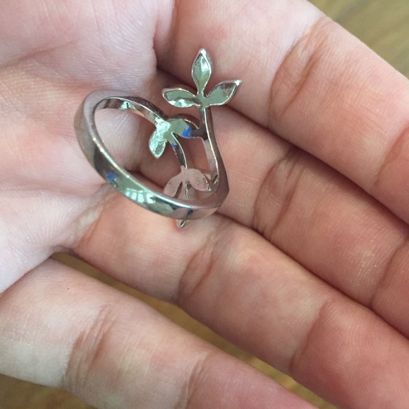 Silver leaf ring size 7 mint - Picture 3 of 4