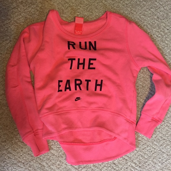 Pink nike running sweatshirt size medium! 💕