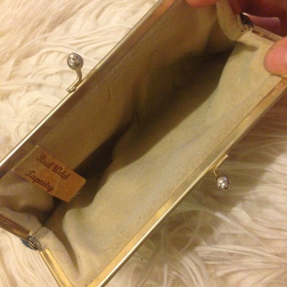 • v i n t a g e • tapestry wallet - Picture 3 of 4