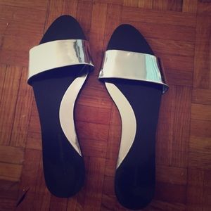 ⚡️SALE⚡️Zara slip on sandals!
