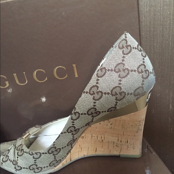 Gucci wedge peep toe sandals - Authentic - Picture 2 of 3