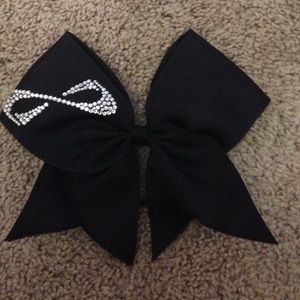 Black nfinity bow