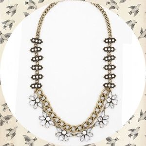 Modcloth necklace - "This is Your Garland" NEW