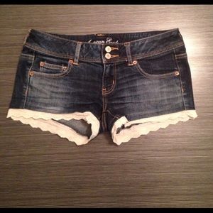 Read description please. Size 2 or 4. AE shorts.