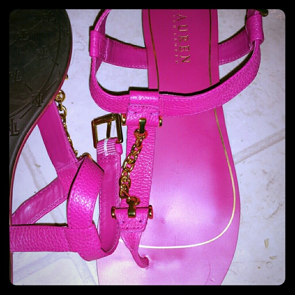 Thong sandals
