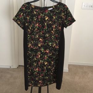 Perfect Summer flower mid length dress!