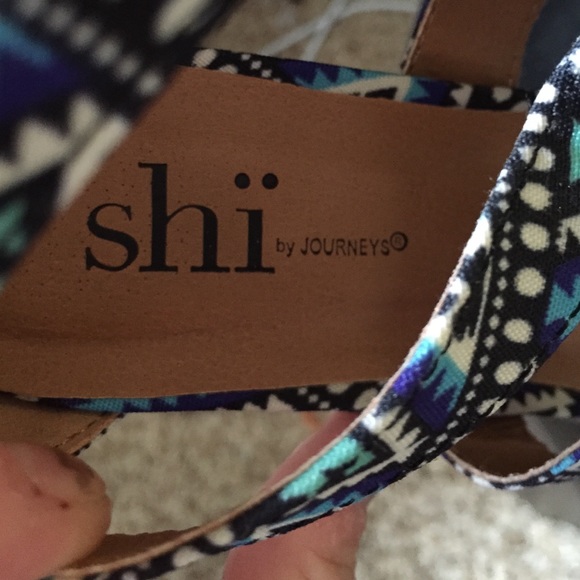 Shii by Journeys - Picture 3 of 4