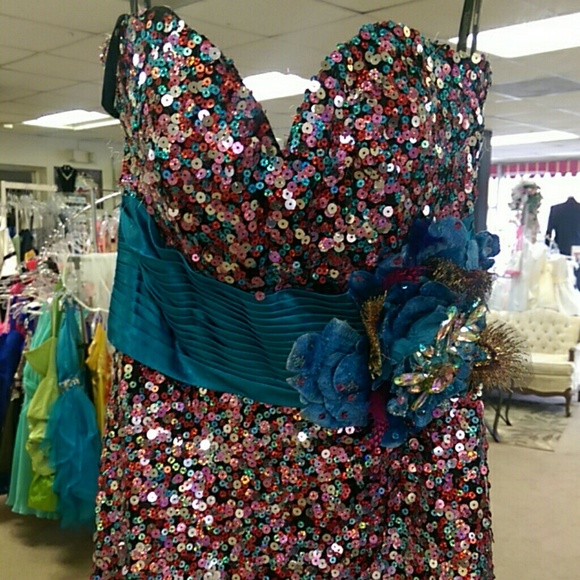 Tony bowls as 8