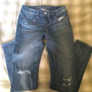 medium wash skinny jeans/jegging