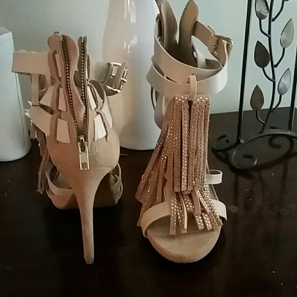 Shoes - Zigi soho sandals